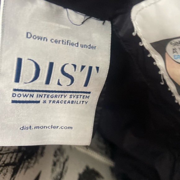 MONCLER short down jacket - Picture 6 of 10